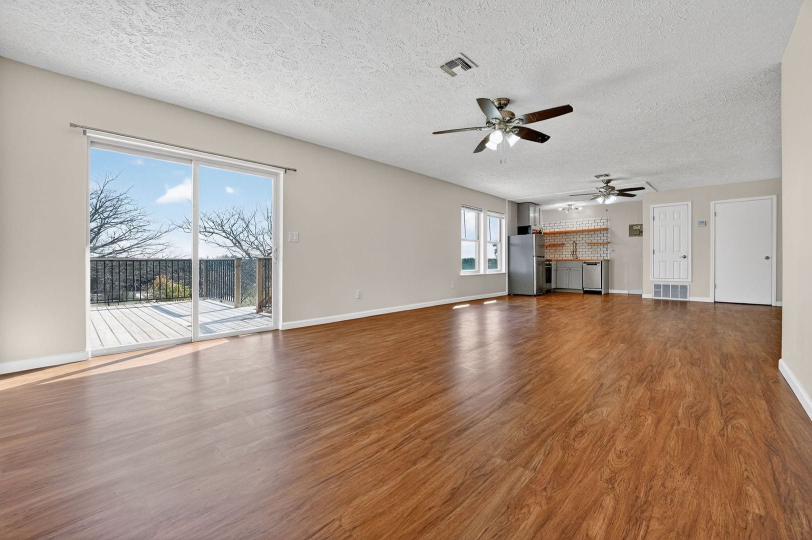 Building Photo - 16200 Round Mountain Rd