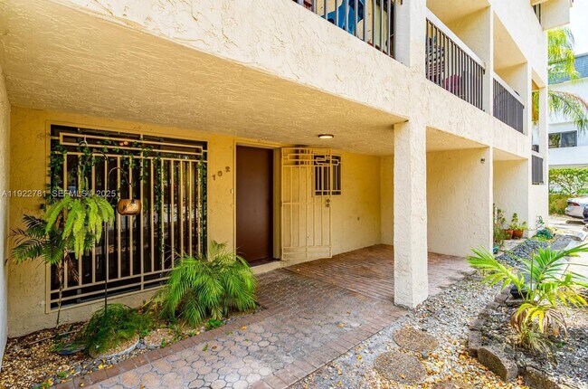 Building Photo - 3001 SW 1st Ave