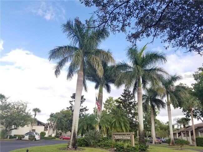 Building Photo - 5279 Willow Links