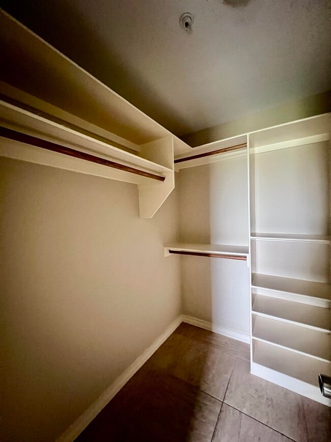 Building Photo - 408 Shiloh Dr