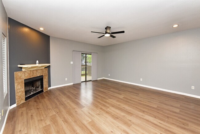 Building Photo - 2023 Gentryside Dr