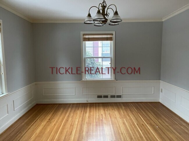 Building Photo - 3 Bedroom, 1 Bath Home with Garage, Central Air, Deck, Partially Fenced Yard