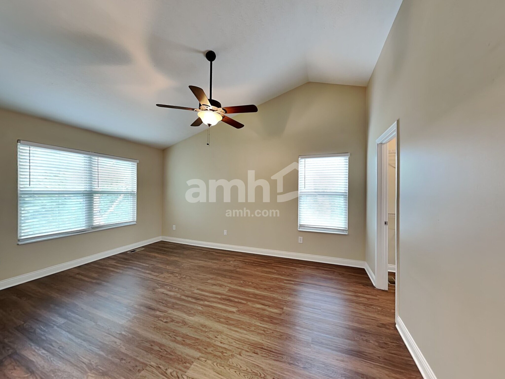 Building Photo - 270 Huntington Dr