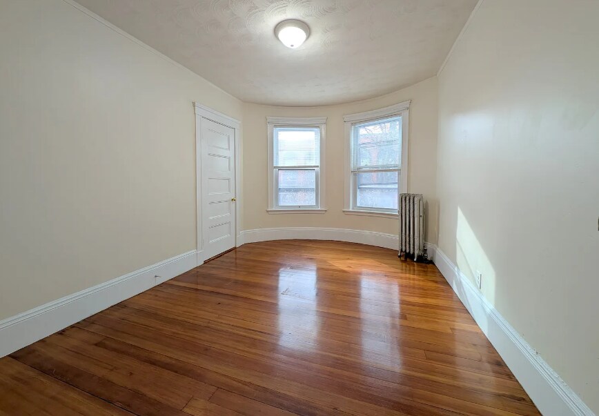 Building Photo - 14 Sanborn Ave