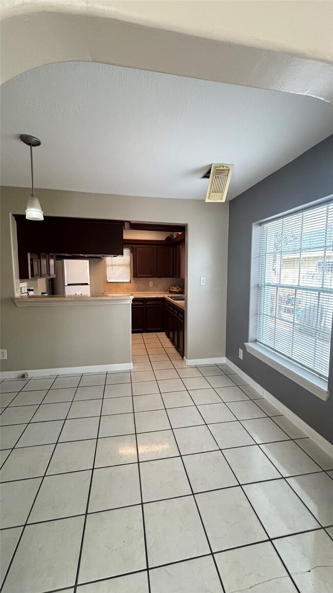 Building Photo - 2340 Cumberland St