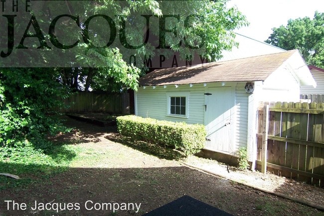 Building Photo - 2 br, 1 bath House - 2306 N. Travis