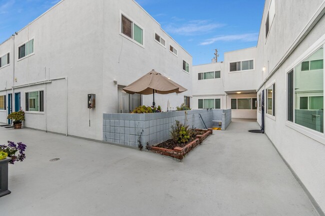 Interior Photo - 3505 Emerald St