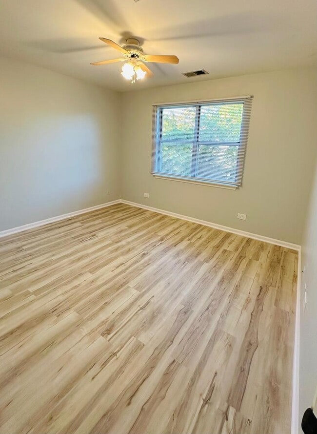 Building Photo - 1332 Coldspring Rd