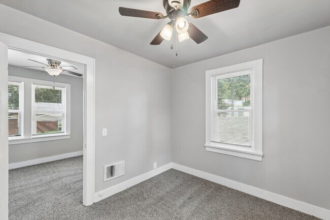 Building Photo - 2 bed, 1 bath home in Lexington, OK