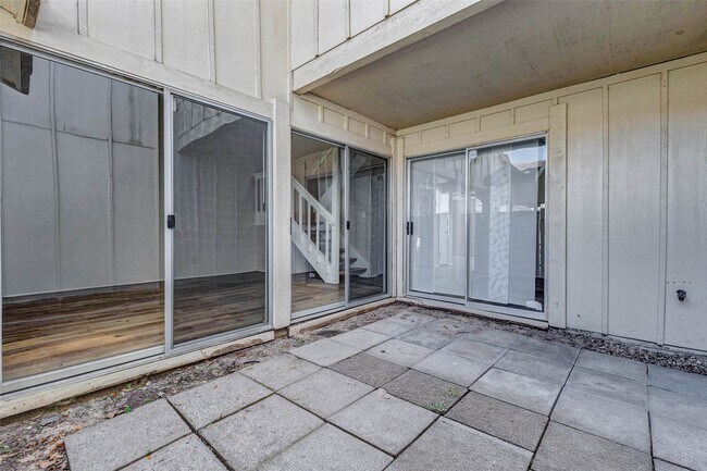 Building Photo - 2952 Meadowgrass Ln