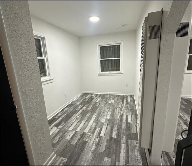 Building Photo - Charming 2 beds 1 bath 1 garage | $1500