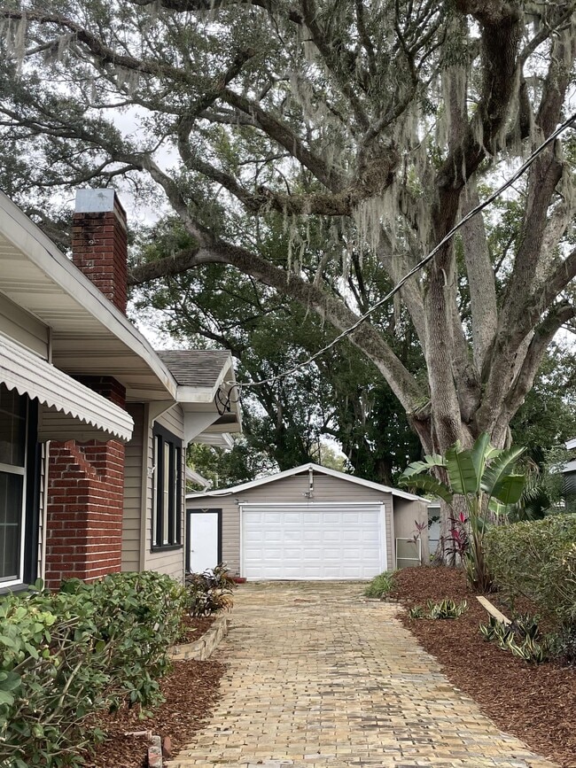 Building Photo - 2501 Oberlin Ave