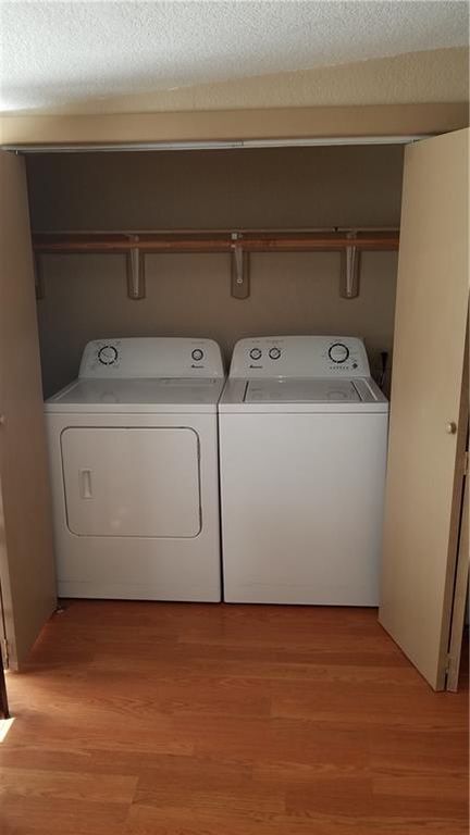 Building Photo - 756 N Barton Ave