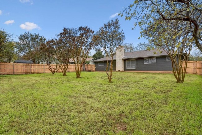 Building Photo - 5803 Lewood Dr