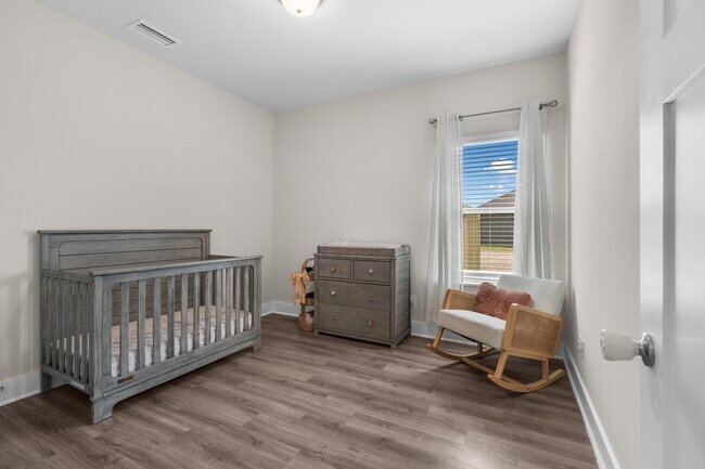 Building Photo - 1048 Pheasant Cir