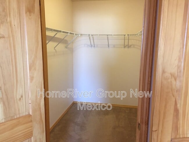 Building Photo - 828 Kipuka Dr NW
