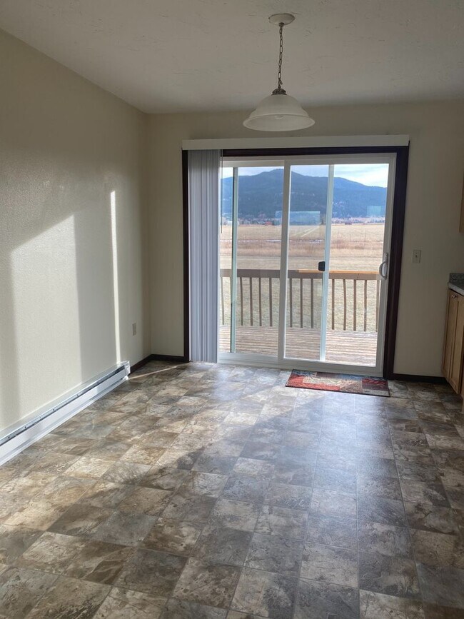 Building Photo - Lease Takeover! 3 Bedroom/2 Bathroom Home ...