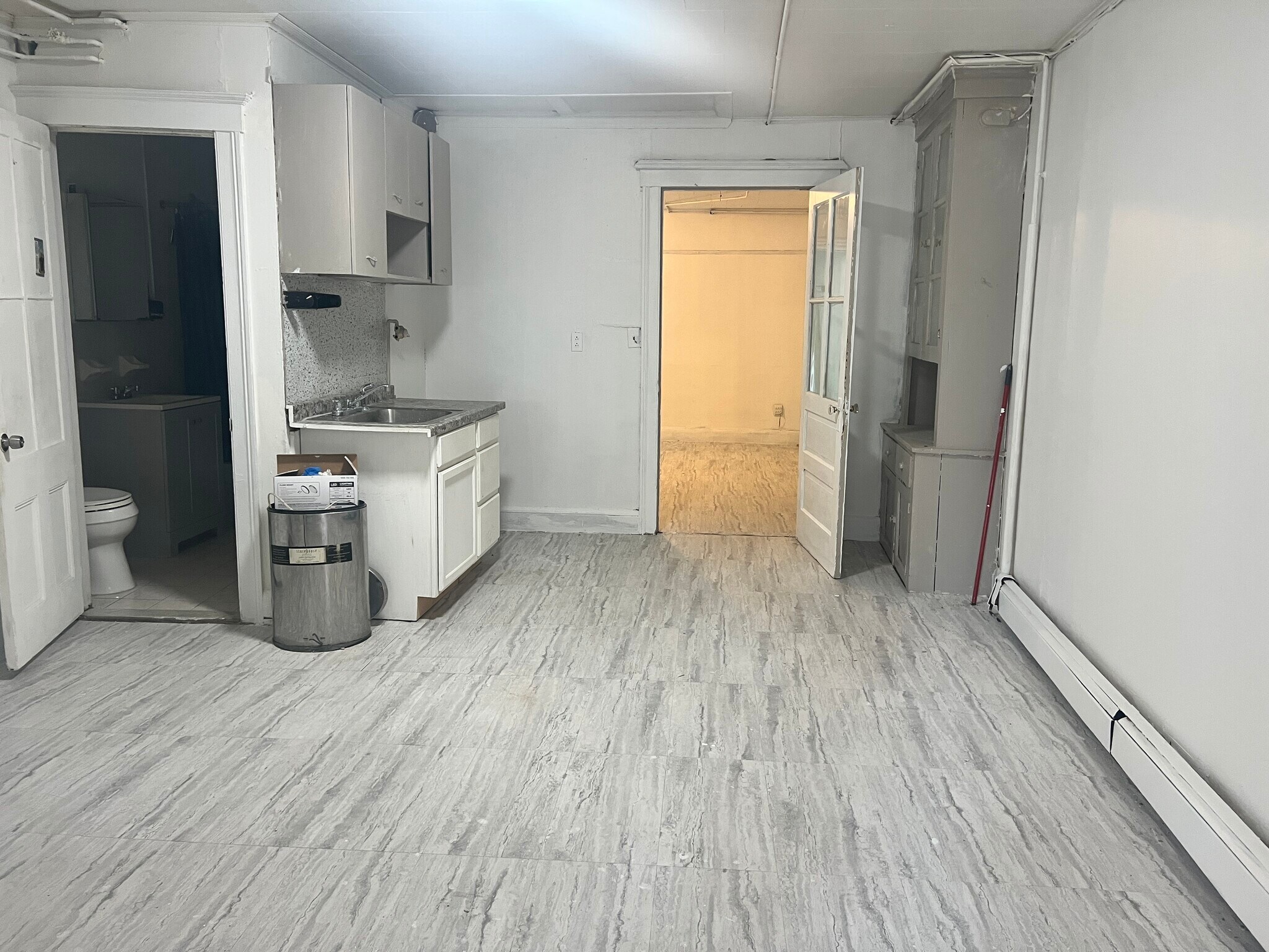 Building Photo - 416 E Main St