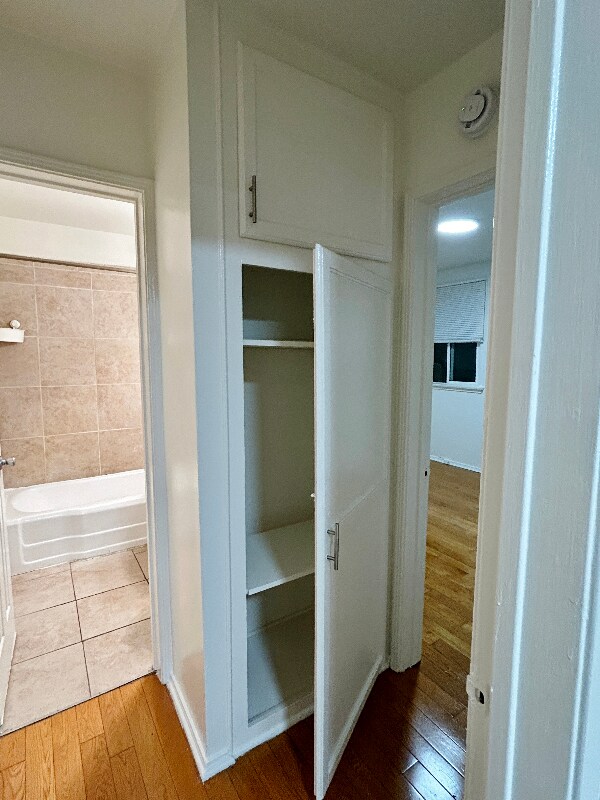 Building Photo - 1737 Sycamore Ave