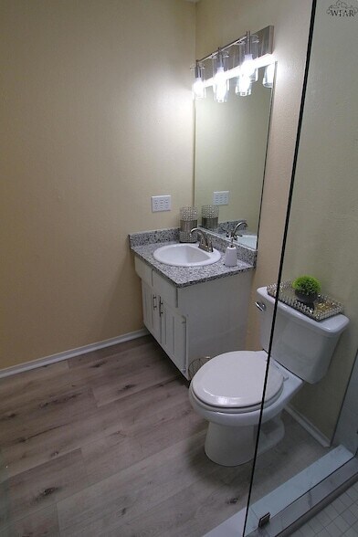 Building Photo - 1218 Christine Rd