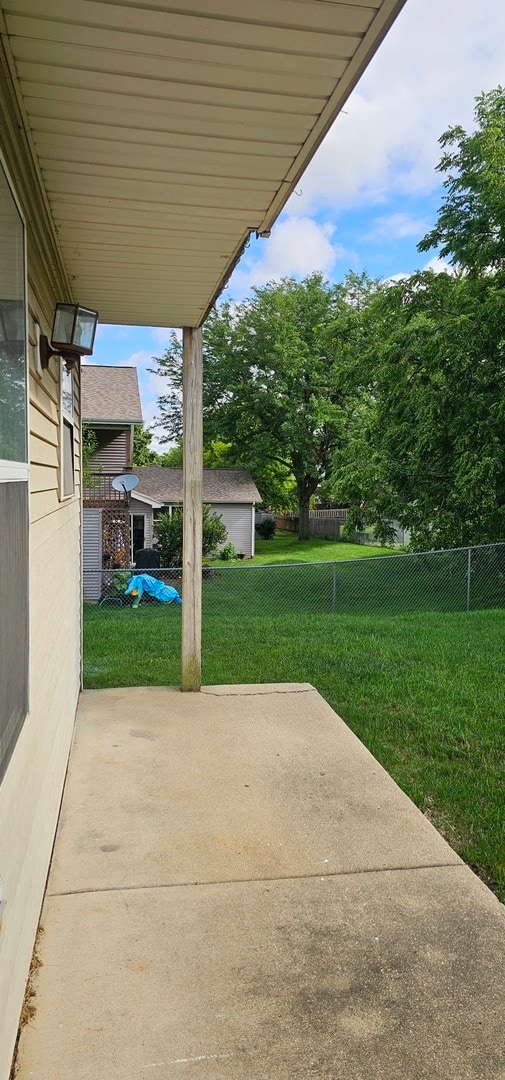 Building Photo - 1 Acorn Ln