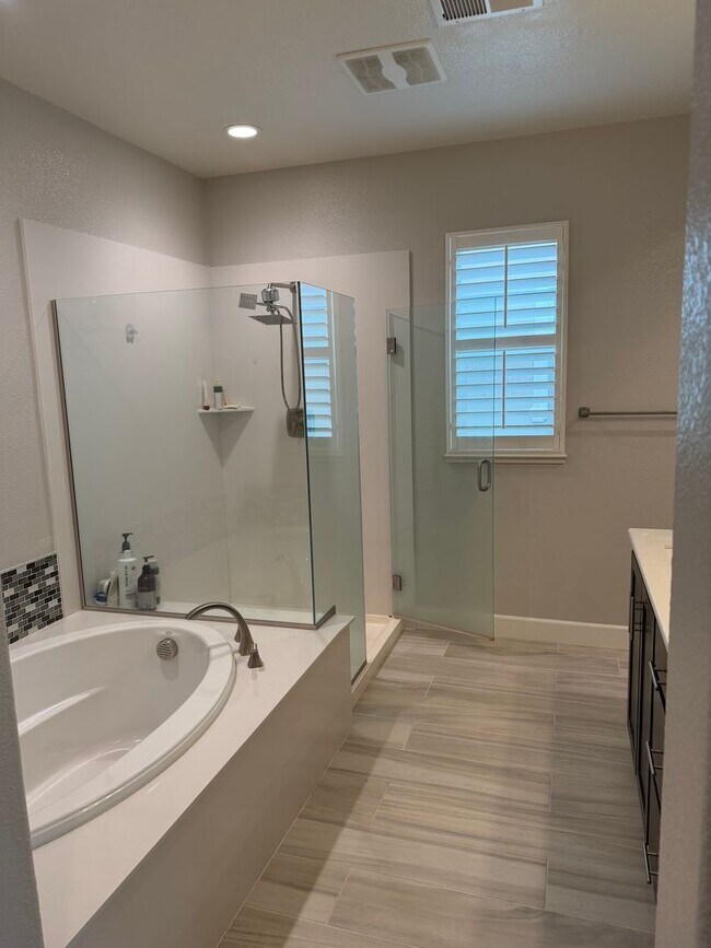 Building Photo - Beautiful 4-Bedroom Home for Lease in San Ramon’s Desirable 94582