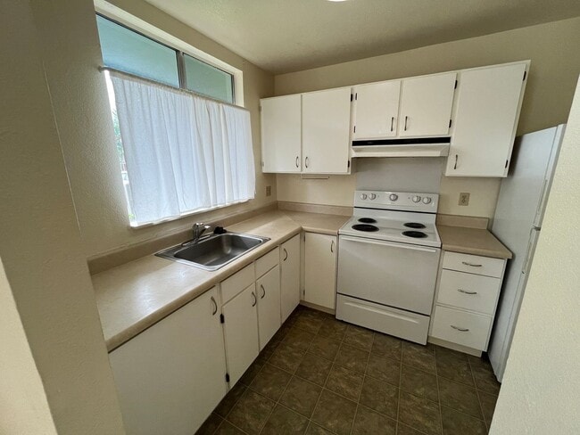 Building Photo - Mililani Terrace - 1 bedroom, AC, Ground Floor end unit with 1 parking