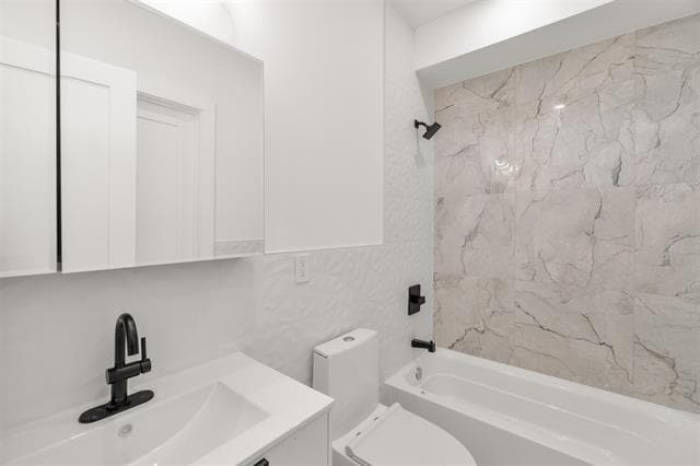 Building Photo - 232 Van Horne St