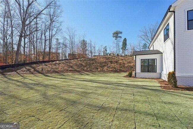 Building Photo - 2815 Medford Dr