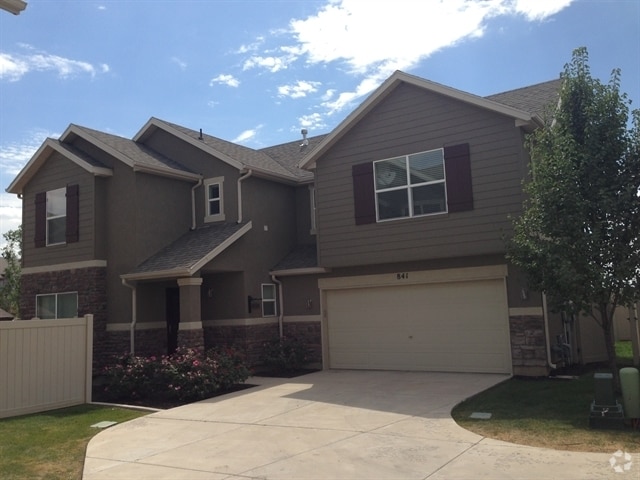 Building Photo - 841 Wilstead Dr