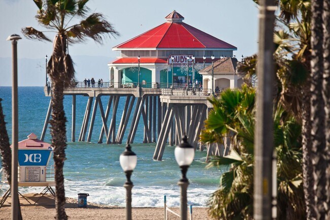 Building Photo - 916 Delaware St