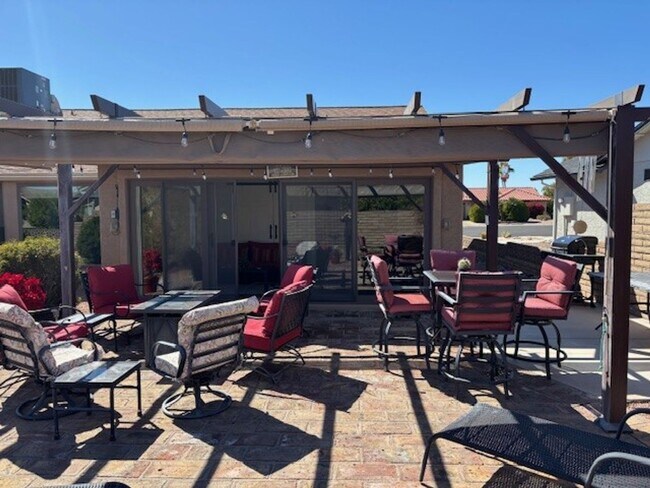 Building Photo - Lovely Updated 2bed/2bath Home in desert landscape of 45+ Active Adult Community of Leisure World...