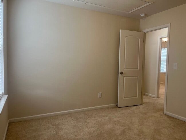 Building Photo - Charming Knightdale Residence, Available Now!