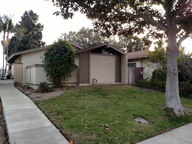 Building Photo - 2162 Chandler St