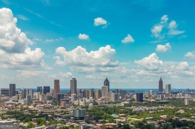 Building Photo - 154 Savannah St SE