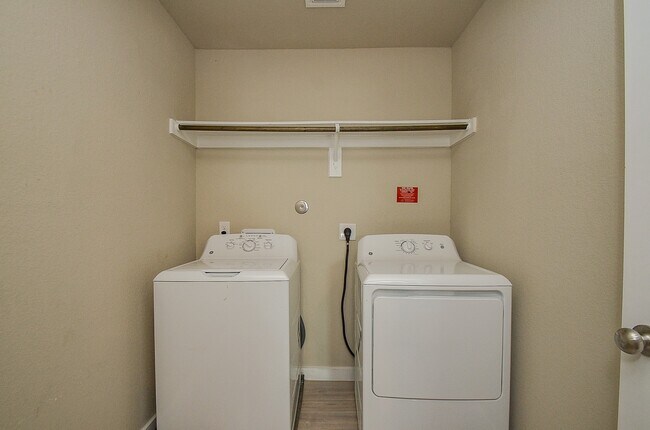 Building Photo - 2511 Shining Spur Ct