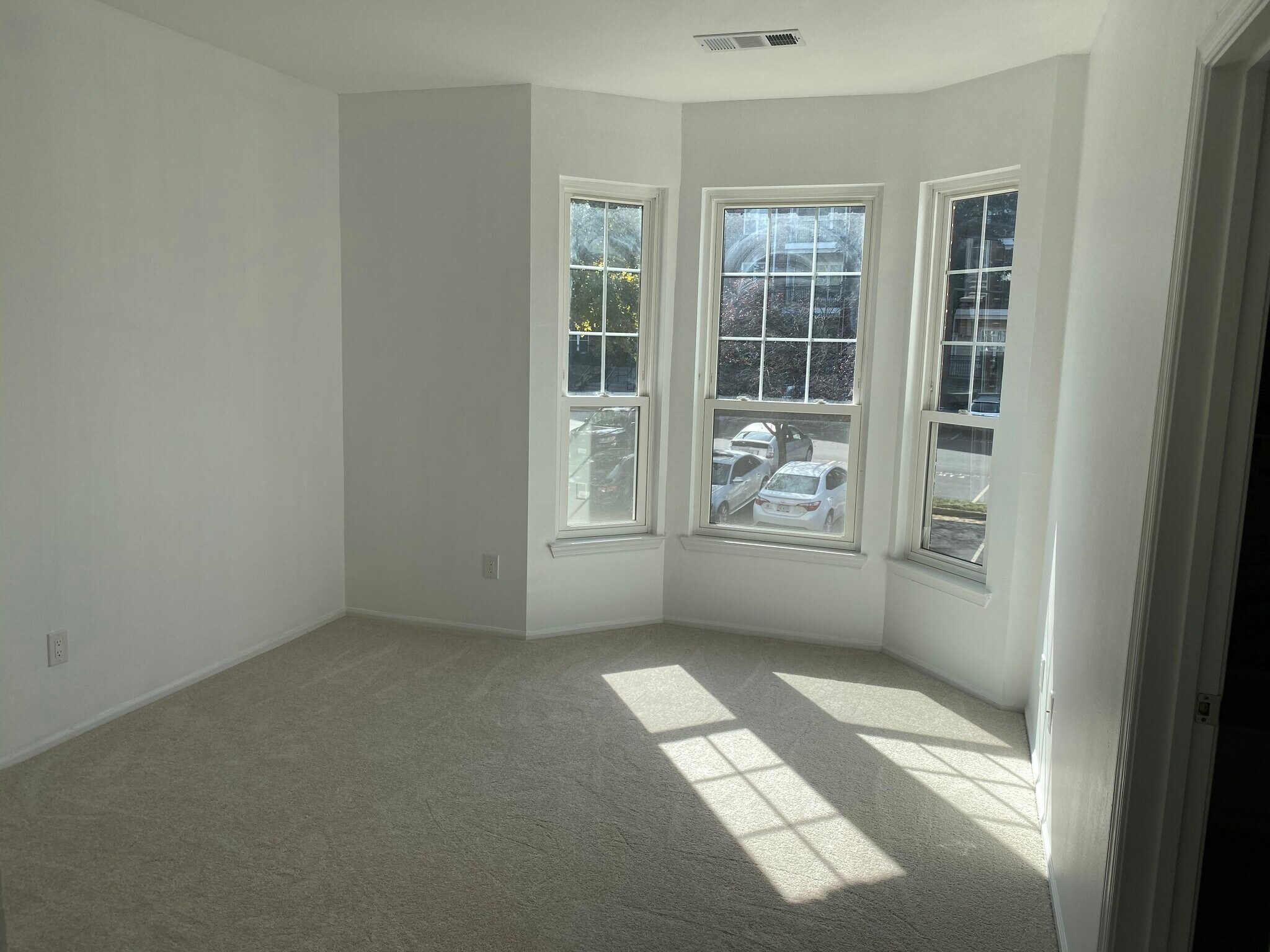 Building Photo - 1530 Spring Gate Dr