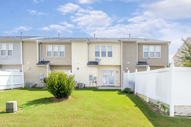 Building Photo - 8321 Glenwood Springs Ct