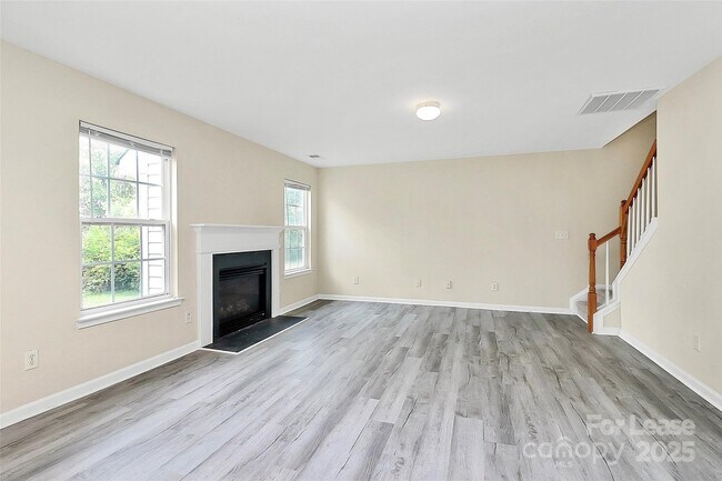 Building Photo - 1445 Laraway Ct NW