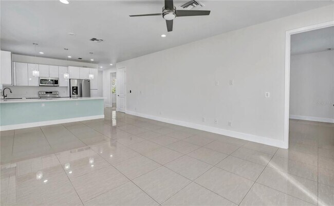 Building Photo - 1119 Ansin St