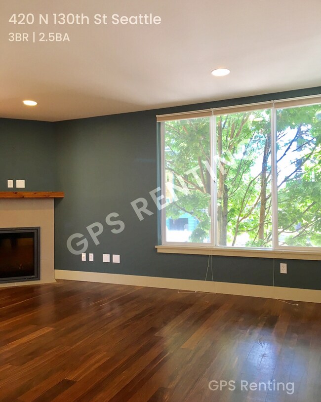 Building Photo - 420 N 130th St