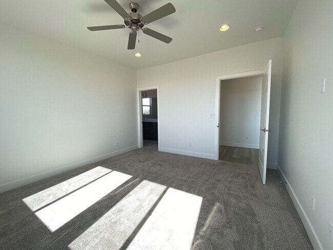 Building Photo - Green Springs Home near Golf Course and Sh...