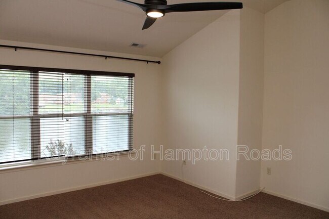 Building Photo - 3901 Grand Isle Dr