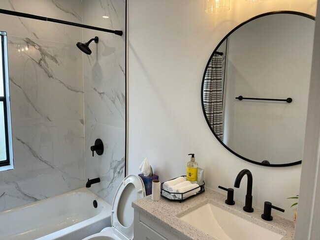 Building Photo - 7360 San Sebastian Dr