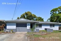 Building Photo - Charming 2+1 Bedroom Home with stunning wa...