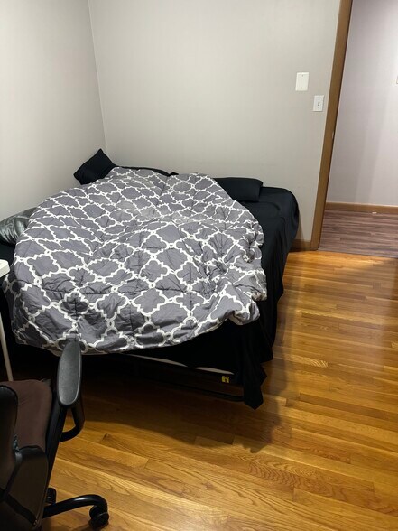 Bedroom-1 - 1013 Somerville St
