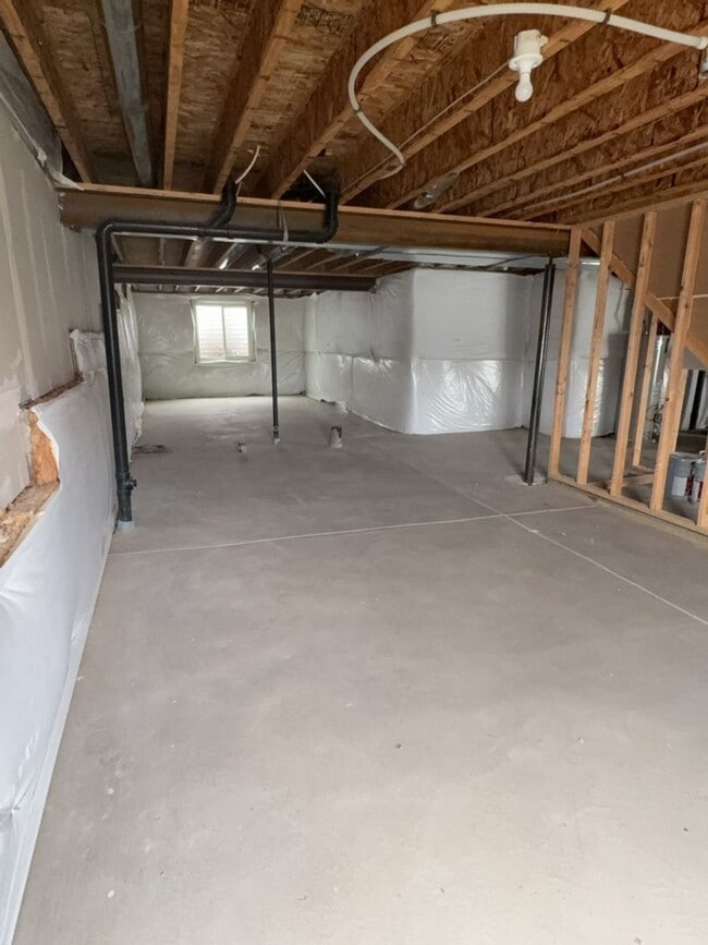 Building Photo - 3 Bed. 2 Bath, 2 Car Garage in Promontory