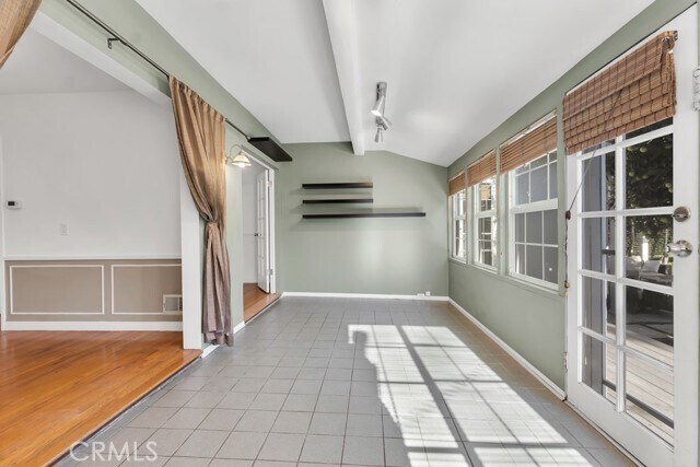 Building Photo - 626 Roselli St