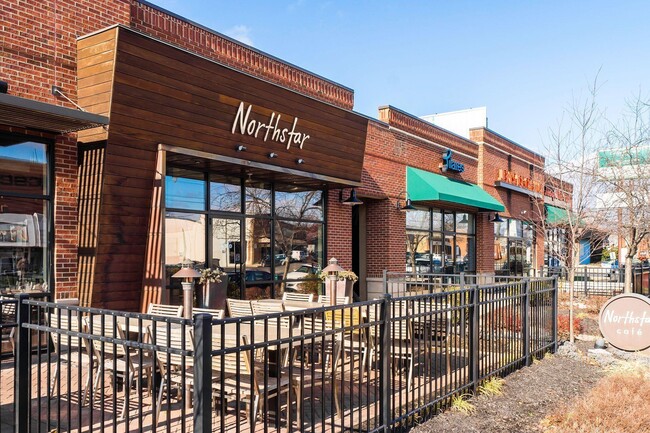 Building Photo - 51 E Schreyer Pl