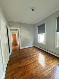 Building Photo - 28 Avon St
